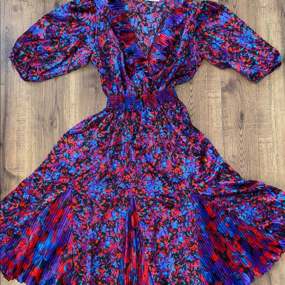 ASSORTI Floral V-Neck Dress in Red and Blue - Picture 2 of 13